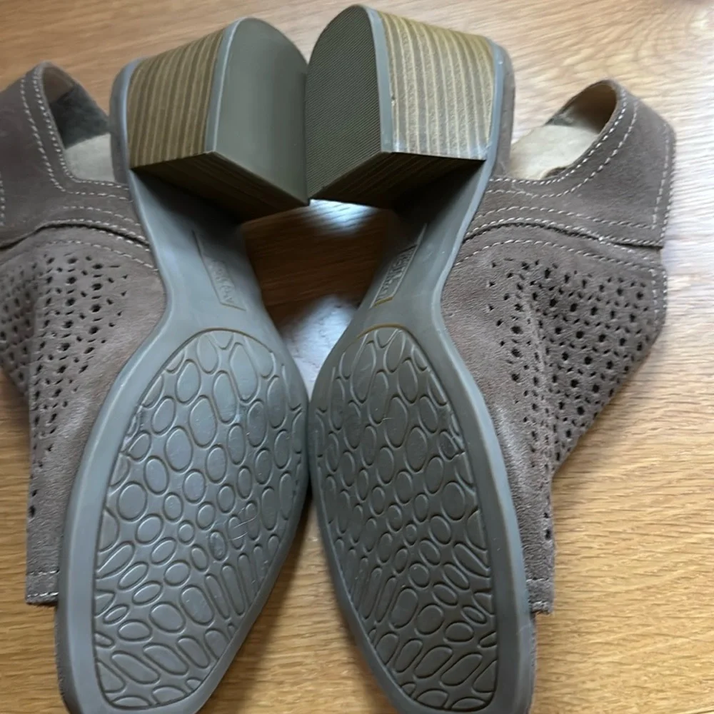 White Mountain Shoes